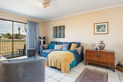 Apartment / Flat For Sale in Sonstraal Heights, Durbanville