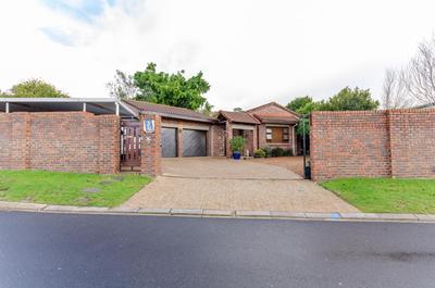 House For Sale in Durbanville Central, Durbanville