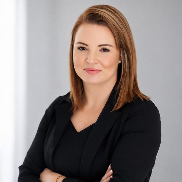 Tania van Dyk, estate agent