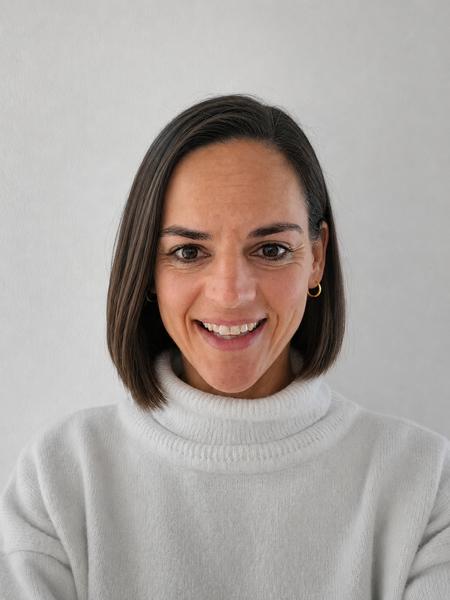 Rum&eacute; Weeks, estate agent